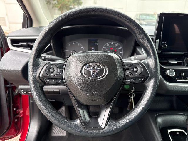 Used 2025 Toyota Corolla LE FWD image 12