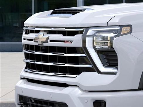 New 2026 Chevrolet Silverado 2500 LT w/ Z71 Chrome Sport Edition AWD/4WD image 13