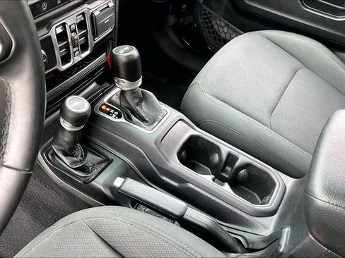 Used 2021 Jeep Wrangler Unlimited Sport S image 17