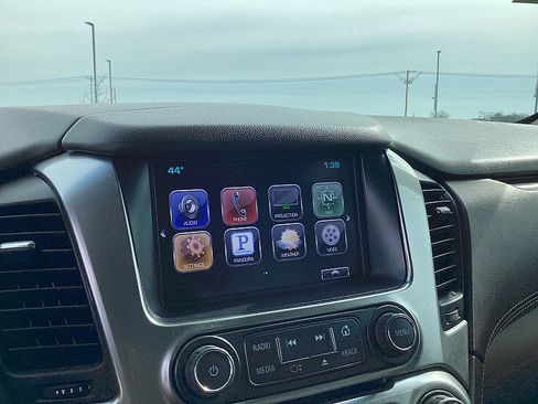 Used 2016 Chevrolet Suburban LTZ image 13