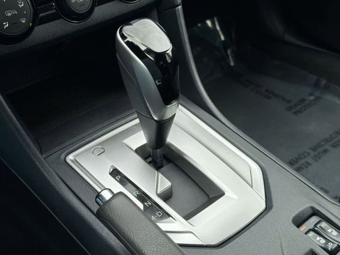 Used 2019 Subaru Crosstrek 2.0i Premium image 32