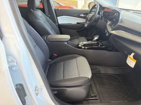 New 2026 Chevrolet Trax LT w/ Driver Confidence Package FWD image 13