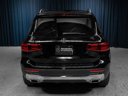New 2025 Mercedes-Benz GLB 250 image 8