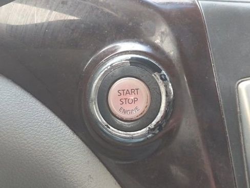 Used 2015 Nissan Quest SL image 38