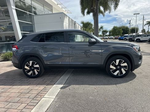 New 2026 Volkswagen Atlas Cross Sport SE FWD image 5