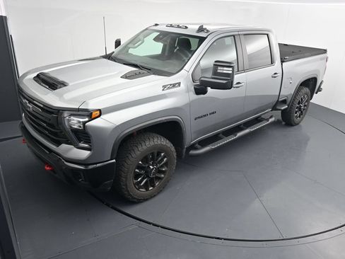 Used 2025 Chevrolet Silverado 2500 LT w/ Trail Boss Package AWD/4WD image 12