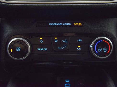 Used 2022 Ford Escape SE image 33