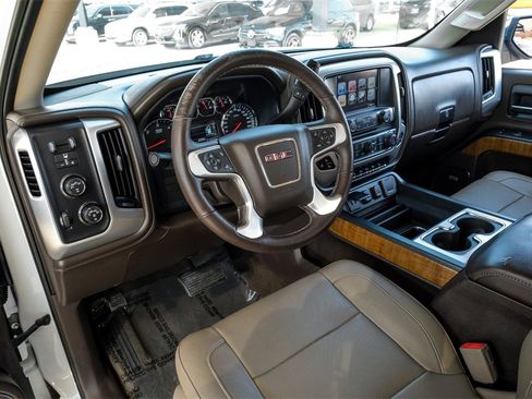 Used 2017 GMC Sierra 1500 SLT image 2