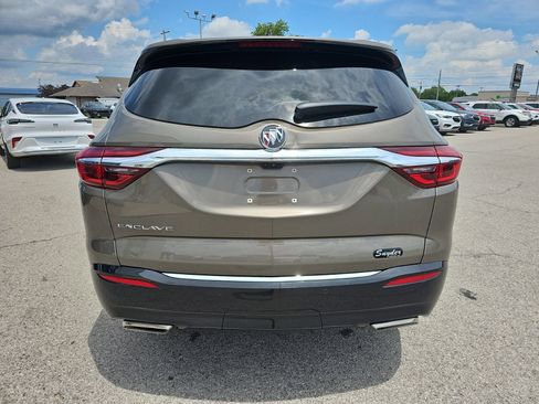 Used 2020 Buick Enclave Essence w/ Sound and Sites Package FWD image 4