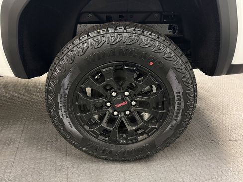 New 2026 GMC Canyon Elevation image 13