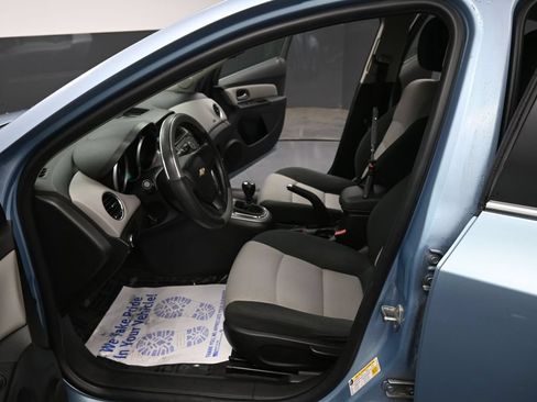 Used 2012 Chevrolet Cruze LS FWD image 27