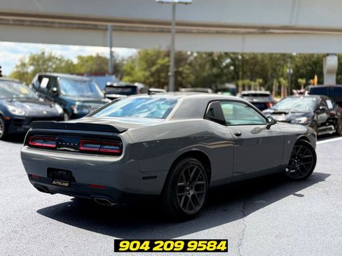Used 2017 Dodge Challenger R/T Scat Pack RWD image 11