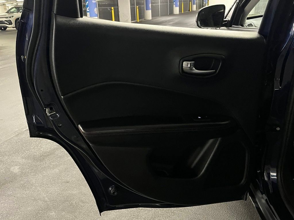 Used 2019 Jeep Compass Trailhawk w/ Leather Interior Group AWD/4WD image 19