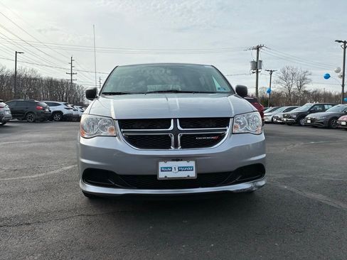Used 2017 Dodge Grand Caravan SE w/ Power Window Group image 2