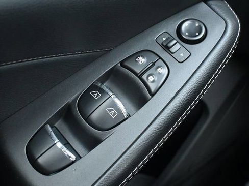 Used 2023 Nissan Maxima SL image 40