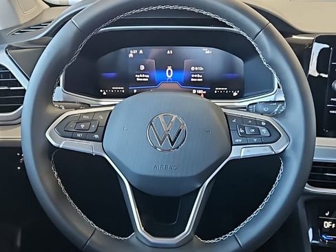 New 2026 Volkswagen Taos SE AWD/4WD image 34