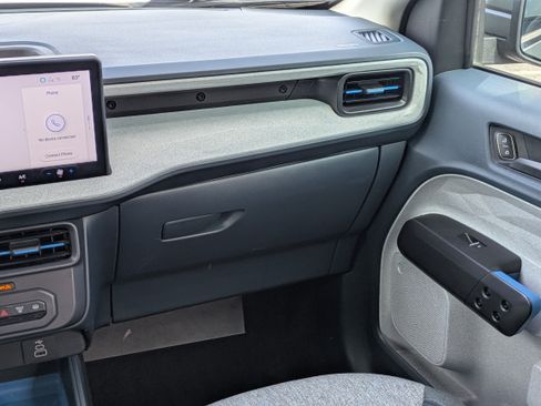 Used 2025 Ford Maverick XLT FWD image 17