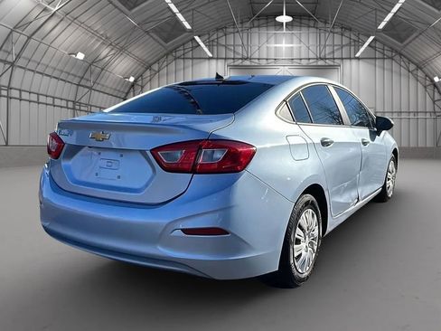 Used 2018 Chevrolet Cruze LS FWD image 5