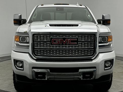Used 2019 GMC Sierra 3500 Denali w/ Duramax Plus Package image 2