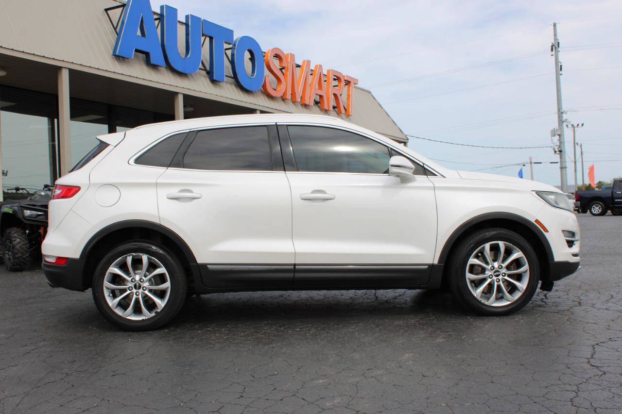 Used 2016 Lincoln MKC Select w/ Select Plus Package AWD/4WD image 3