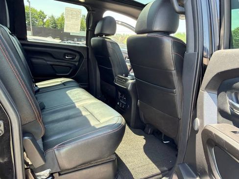 Used 2022 Nissan Titan PRO-4X w/ Pro-4x Convenience Package AWD/4WD image 24