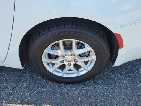 Used 2020 Chrysler Pacifica Touring w/ Cold Weather Group FWD image 39