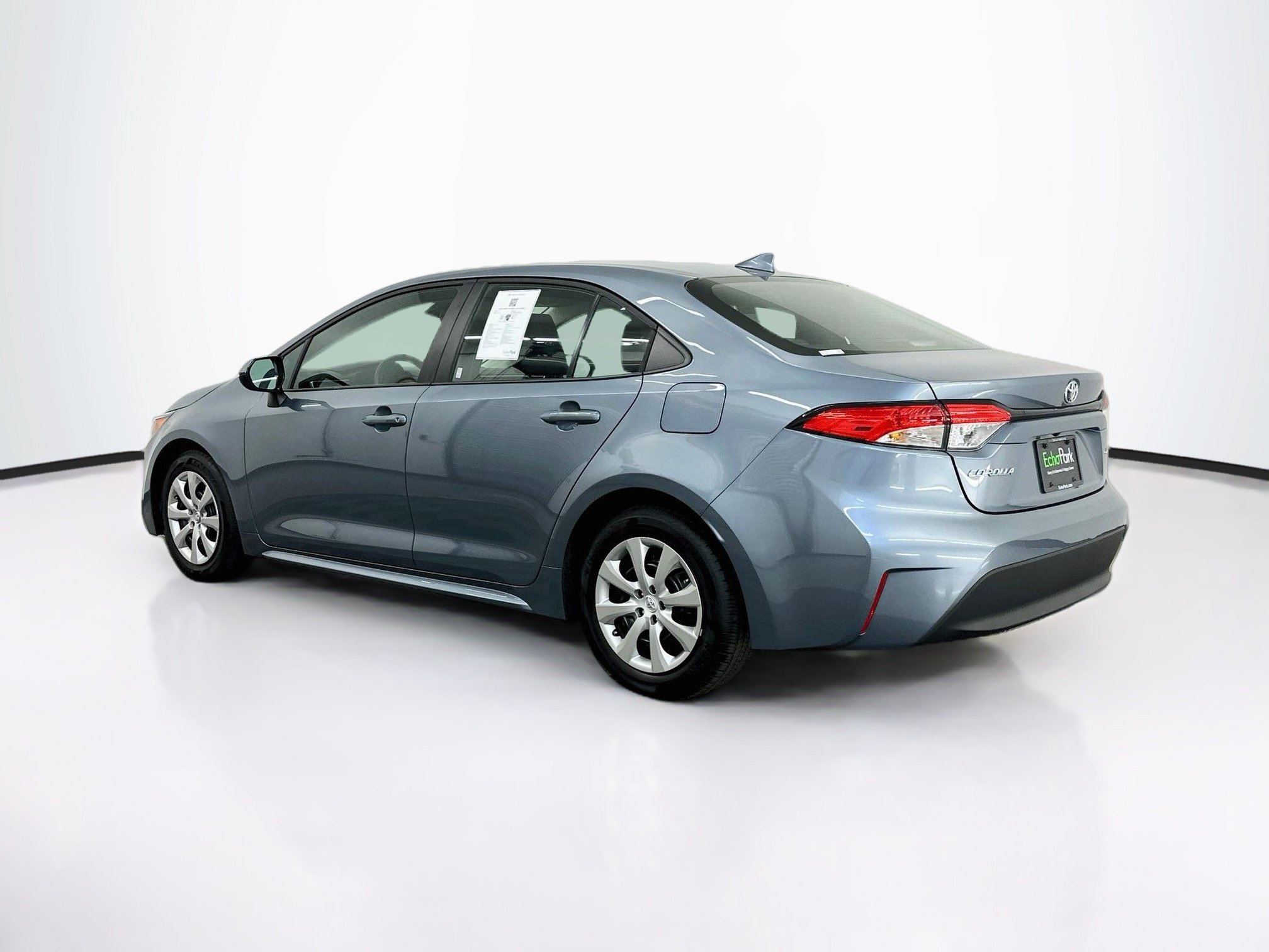 Used 2026 Toyota Corolla LE FWD image 5