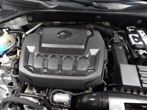 Used 2021 Volkswagen Passat 2.0T SE image 22