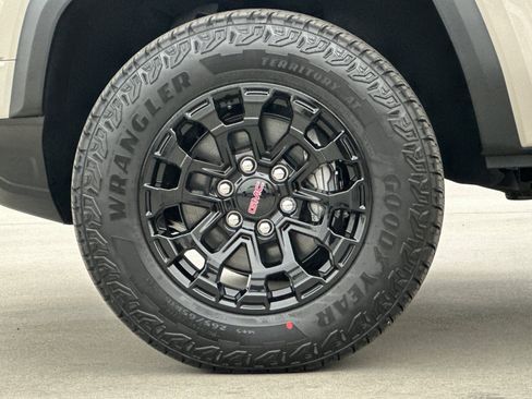New 2026 GMC Canyon Elevation image 26