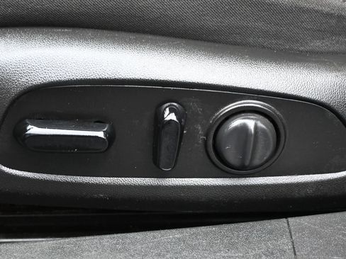 Used 2020 Chevrolet Malibu LT FWD image 12