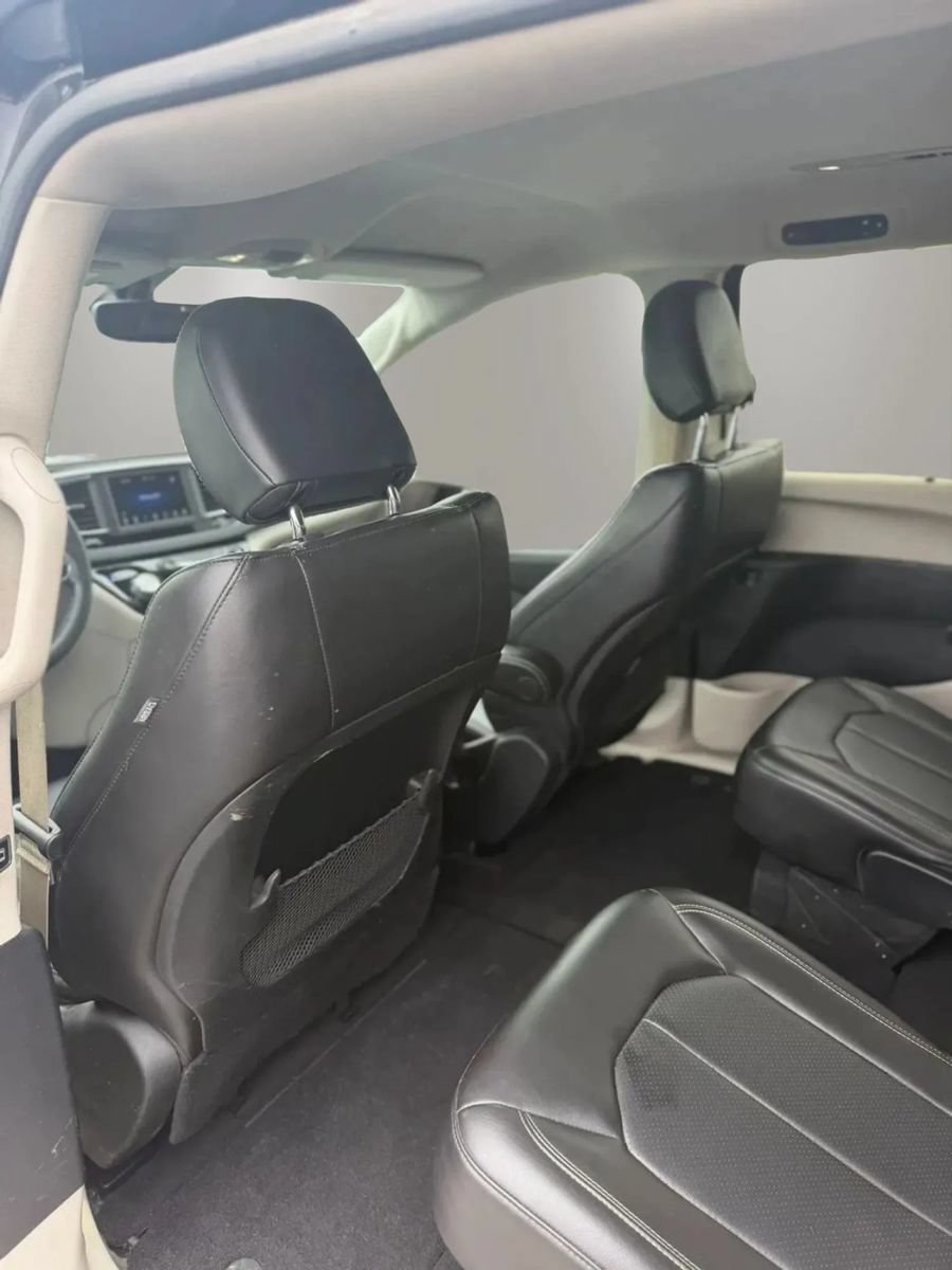 Used 2020 Chrysler Voyager Lxi FWD image 13
