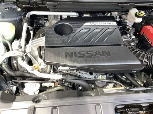 Used 2023 Nissan Rogue S image 9