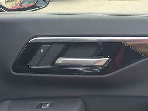 Used 2026 Chevrolet Tahoe High Country image 37