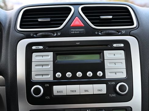 Used 2007 Volkswagen Eos 2.0T FWD image 19