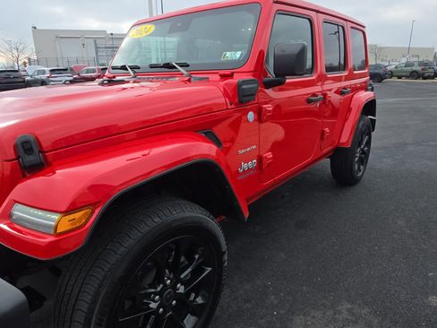 Used 2024 Jeep Wrangler Sahara w/ Technology Group image 6
