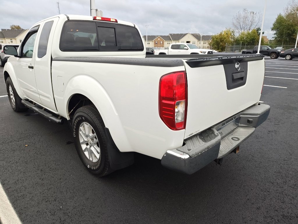 Used 2015 Nissan Frontier SV AWD/4WD image 5