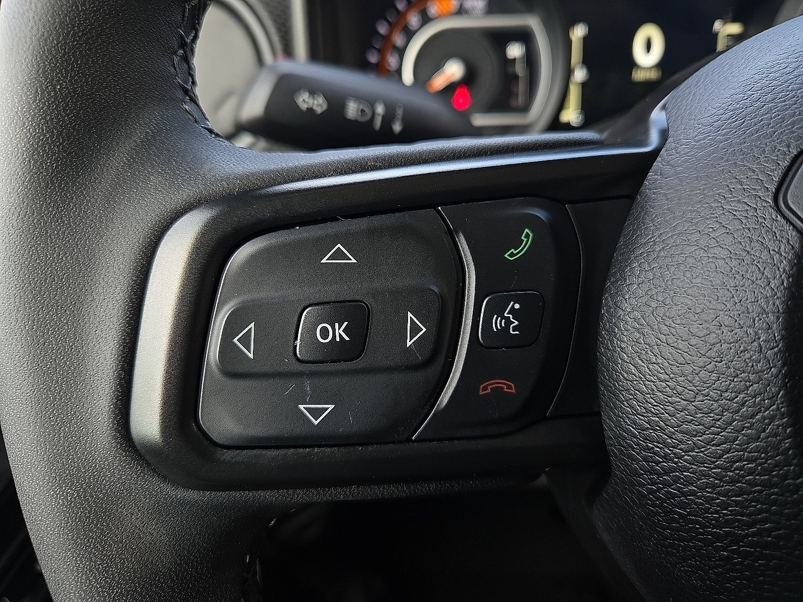 Used 2025 Jeep Wrangler Unlimited Rubicon w/ Convenience Group AWD/4WD image 19