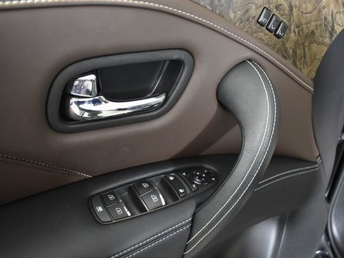 Used 2023 INFINITI QX80 Premium Select w/ All-Season Package image 8