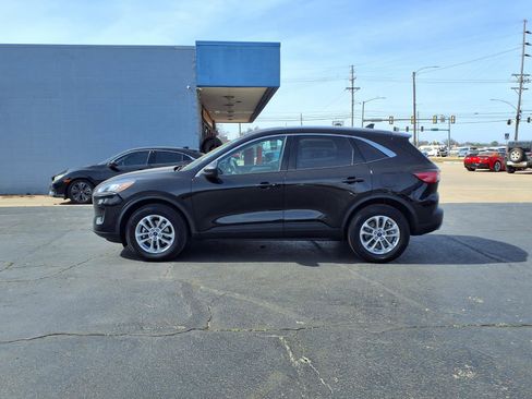 Used 2022 Ford Escape SE image 5