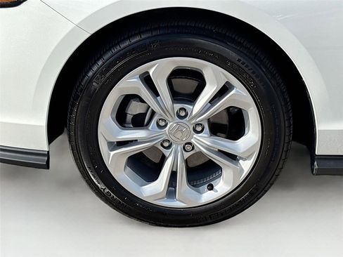 Certified 2025 Honda Accord LX image 33