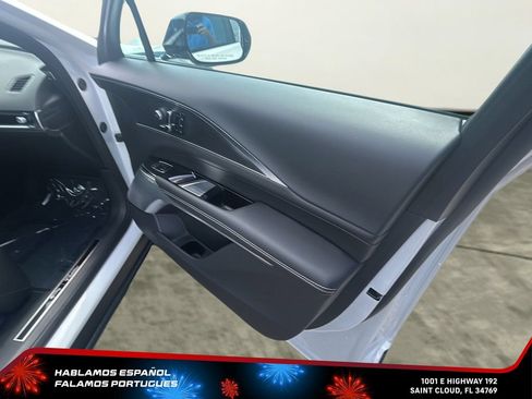 Certified 2025 Cadillac Lyriq Luxury AWD/4WD image 29