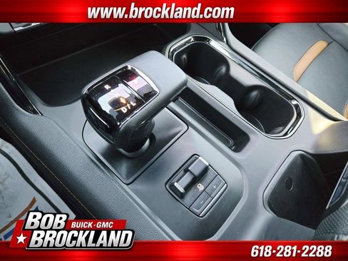 Used 2025 GMC Sierra 1500 AT4 w/ AT4 Premium Package AWD/4WD image 39