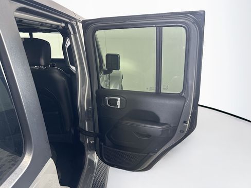 Used 2022 Jeep Wrangler Unlimited Sahara w/ Cold Weather Group AWD/4WD image 30