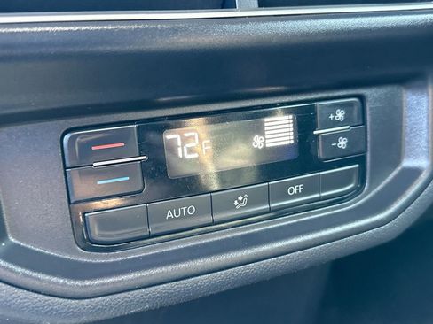 Used 2025 Volkswagen Atlas SE FWD image 24