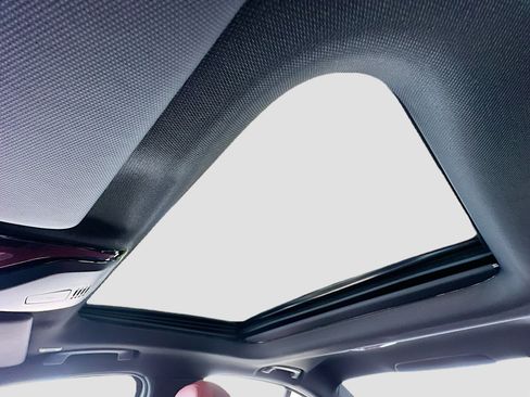 Certified 2025 BMW 330i Sedan image 22