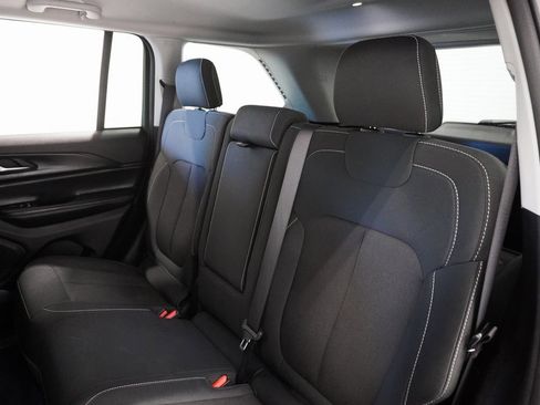 Certified 2024 Jeep Grand Cherokee Laredo image 14