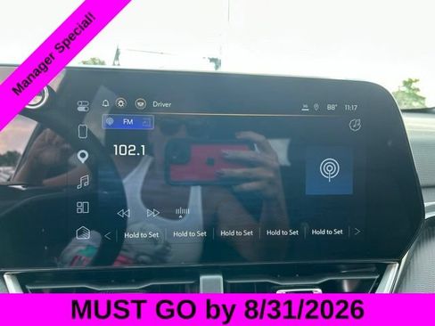 Used 2025 Chevrolet Equinox LT w/ Safety and Technology Package FWD image 23