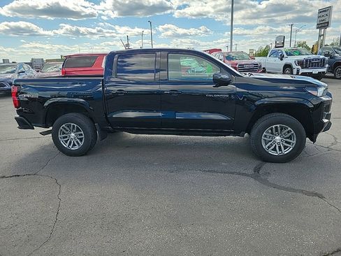 Used 2024 Chevrolet Colorado LT w/ LT Convenience Package II AWD/4WD image 4