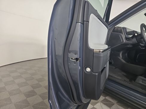 Used 2025 Rivian R1S Adventure image 31