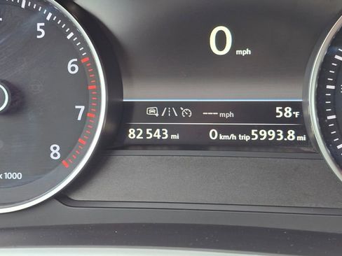 Used 2016 Volkswagen Touareg Executive AWD/4WD image 30